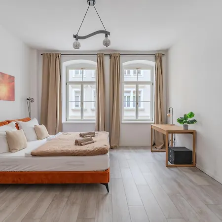 Balkon Mit Weinbergblick Altstadt Parkplatz - Palais Orange *