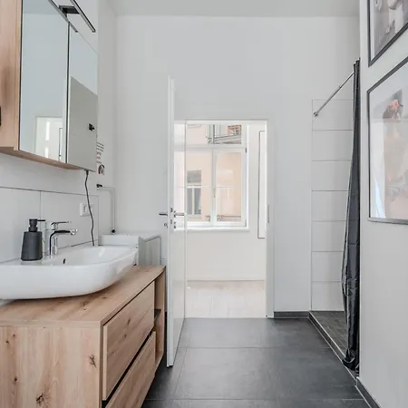 Balkon Mit Weinbergblick Altstadt Parkplatz - Palais Orange Διαμέρισμα *
