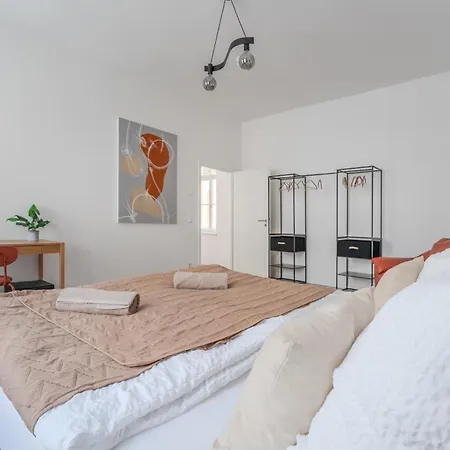 Balkon Mit Weinbergblick Altstadt Parkplatz - Palais Orange Meißen